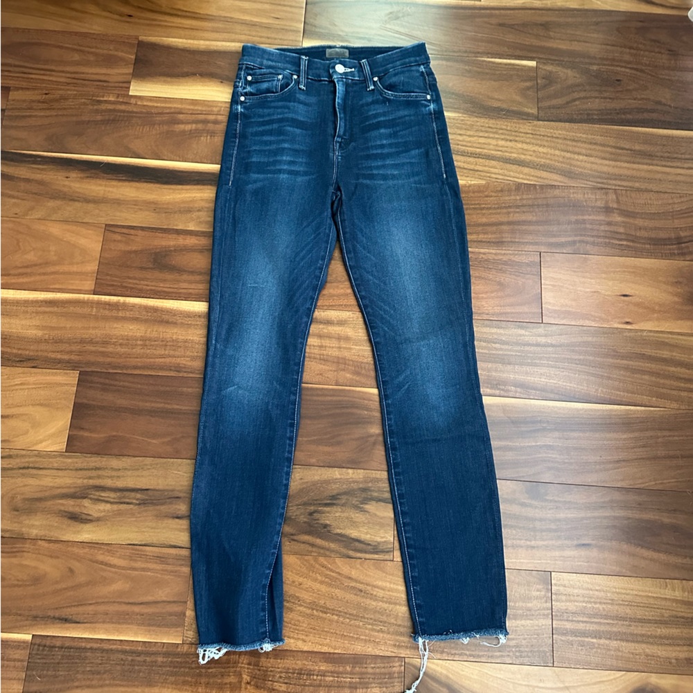 MOTHER HIGH WAISTED LOOKER ANKLE FRAY TONGUE AND CHIC DARK WASH SIZE 25 - Picture 11 of 15